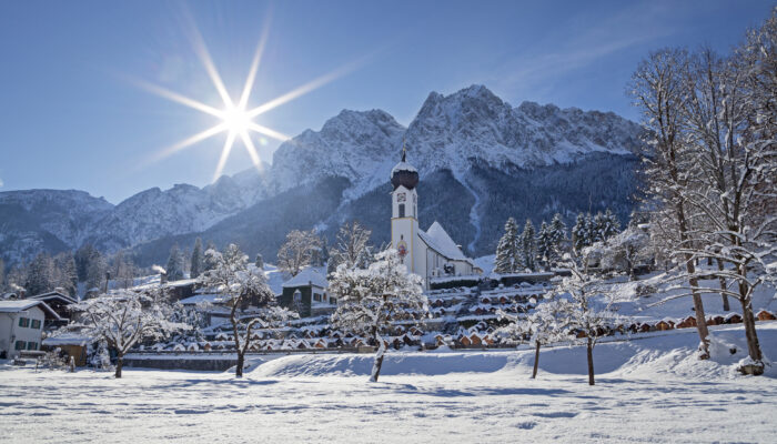 Winter im Berghotel Hammersbach bei Sonnenschein